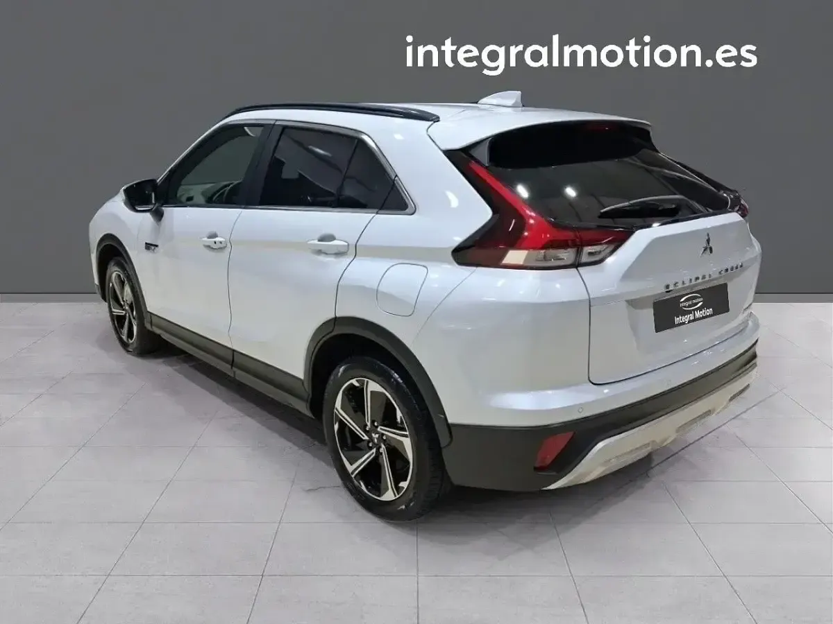 Usado Mitsubishi Eclipse Cross 187 CV (137 kW) 2025 Blanco SUV