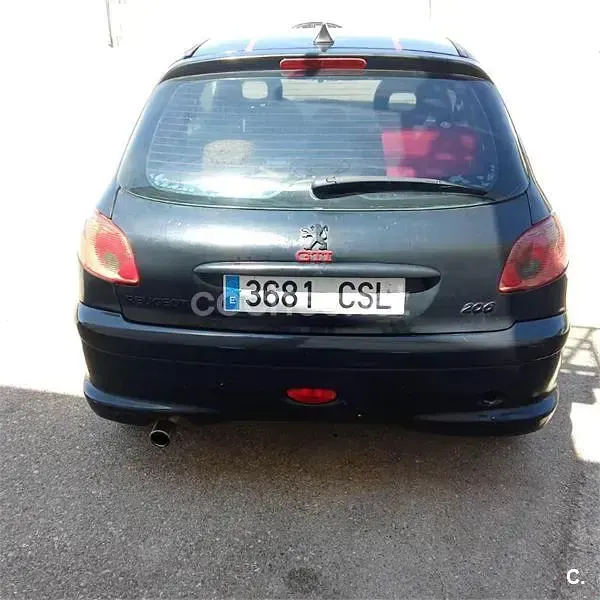 Usado Peugeot 206 110 CV (80 kW) 2004 Negro Berlina
