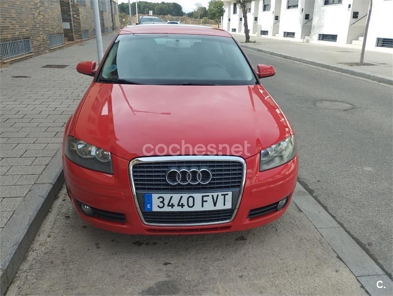Rojo Usado 2007 Audi A3 Attraction Berlina | 4900 € (Precio justo) - Imagen 1/4