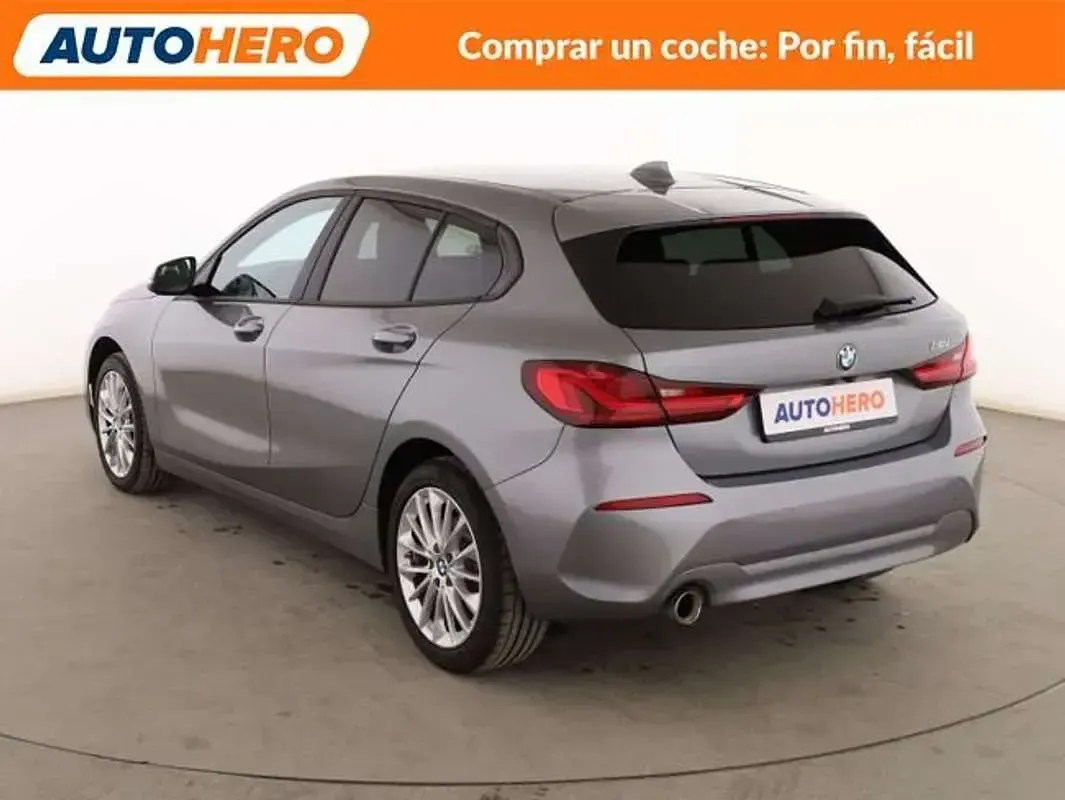 Usado BMW 118 Comfort Edition 136 CV (100 kW) 2022 Gris Utilitario