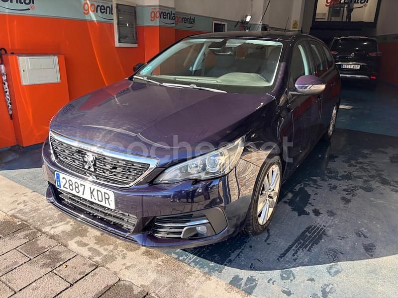 Usado Peugeot 308 SW Active 120 CV (88 kW) 2018 Azul Familiar