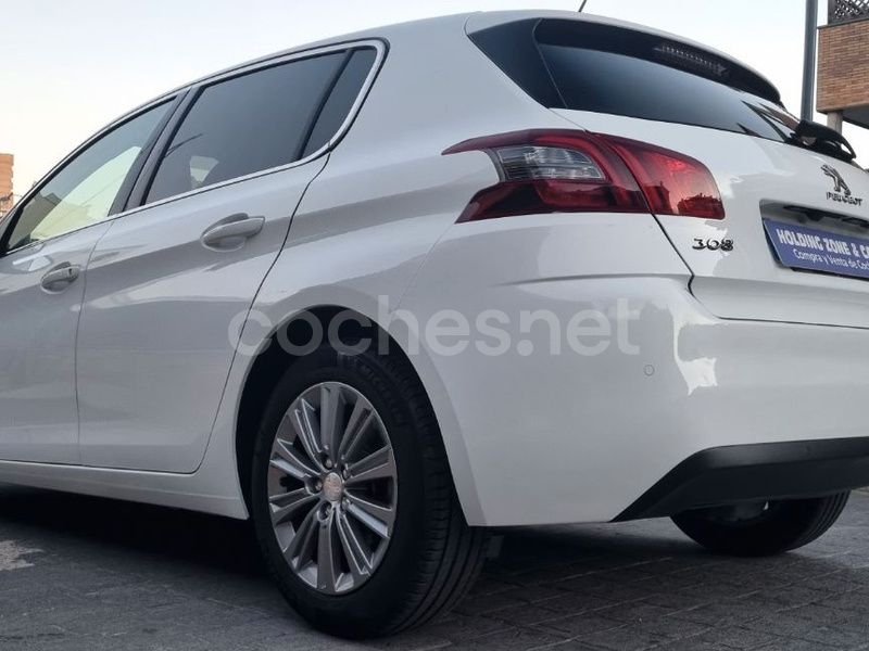 Blanco Usado 2021 Peugeot 308 Allure Berlina | 13.999 € (Buen precio) - Imagen 1/4