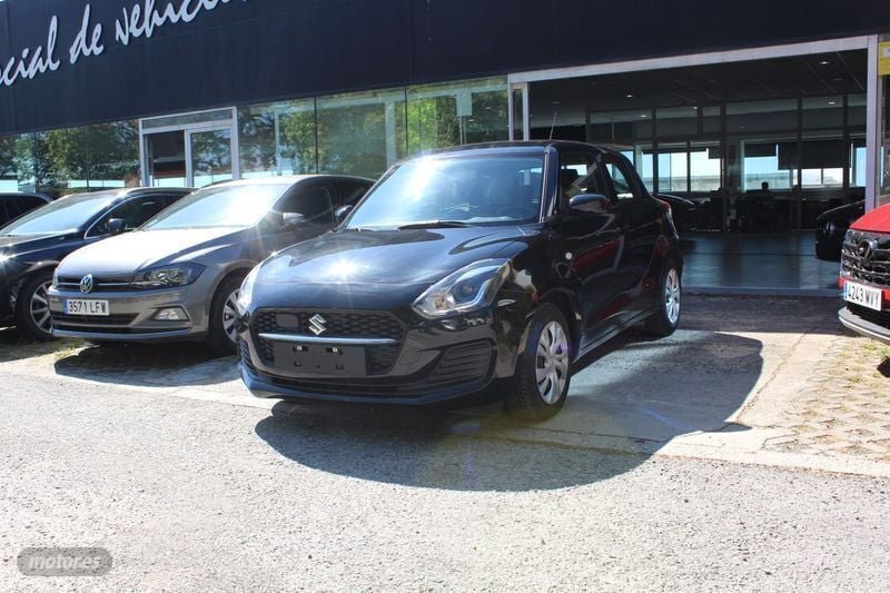 Negro Usado 2023 Suzuki Swift Berlina | 12.850 € (Precio justo) - Imagen 1/4