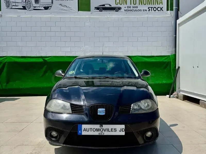 Usado Seat Ibiza Reference 80 CV (58 kW) 2007 Negro Utilitario