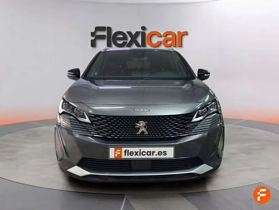 Usado Peugeot 3008 GT 131 CV (96 kW) 2022 Gris SUV