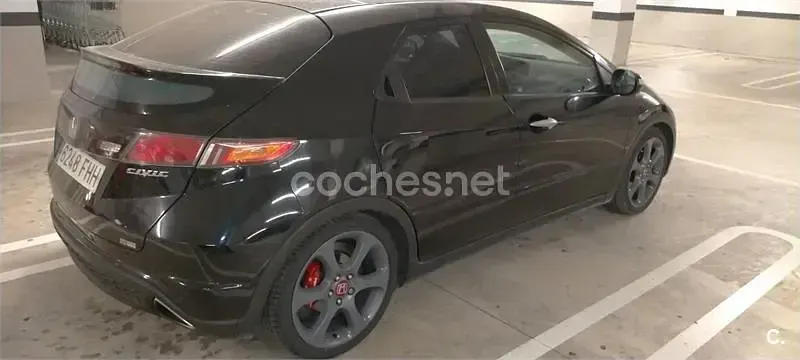 Usado Honda Civic Executive 140 CV (102 kW) 2006 Negro Berlina