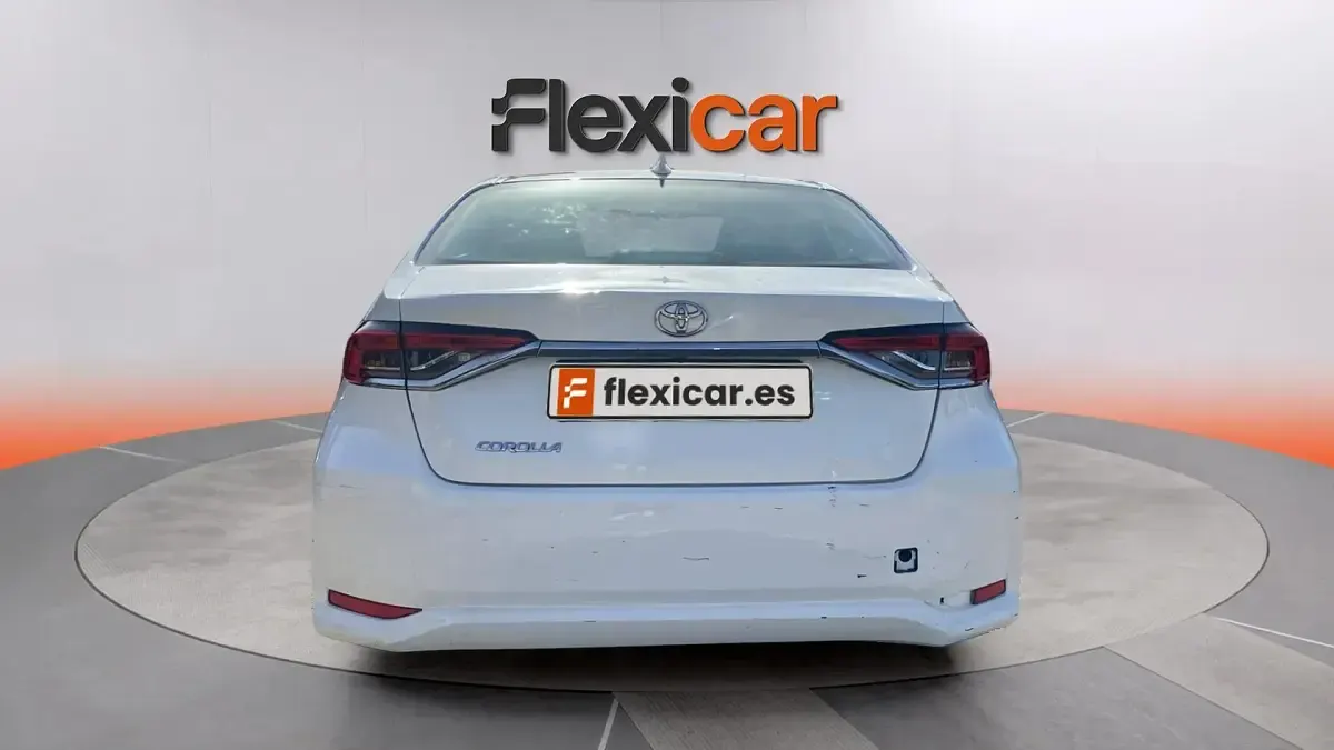Usado Toyota Corolla Active 125 CV (91 kW) 2022 Blanco Berlina