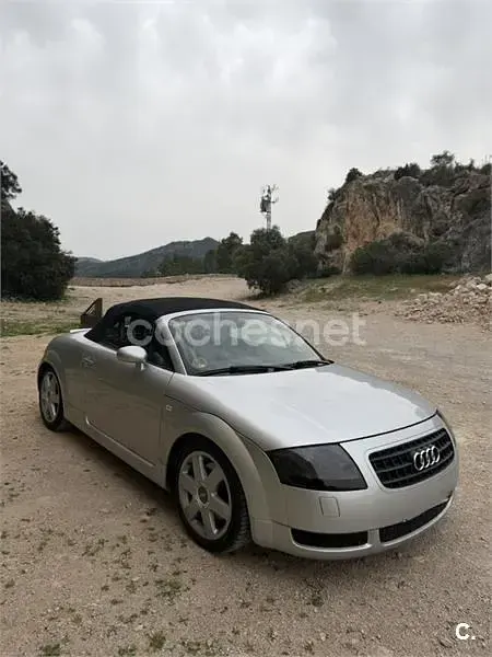 Usado Audi TT Roadster 225 CV (165 kW) 2002 Gris / plata Descapotable
