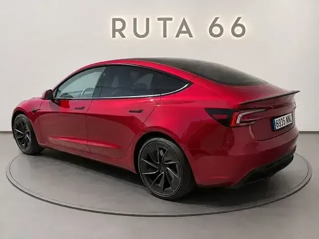 Usado Tesla Model 3 Performance 341 kW (464 CV) 2026 Rojo Berlina