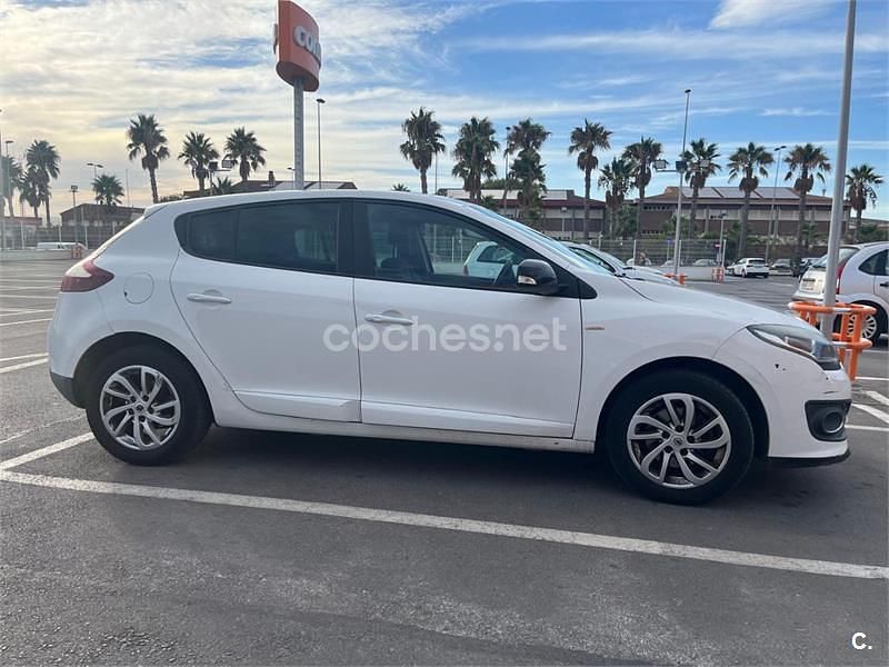 Usado Renault Mégane LIMITED 95 CV (69 kW) 2015 Blanco Berlina