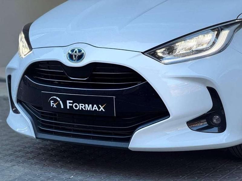 Usado Toyota Yaris Hybrid Style 116 CV (85 kW) 2025 Blanco Utilitario
