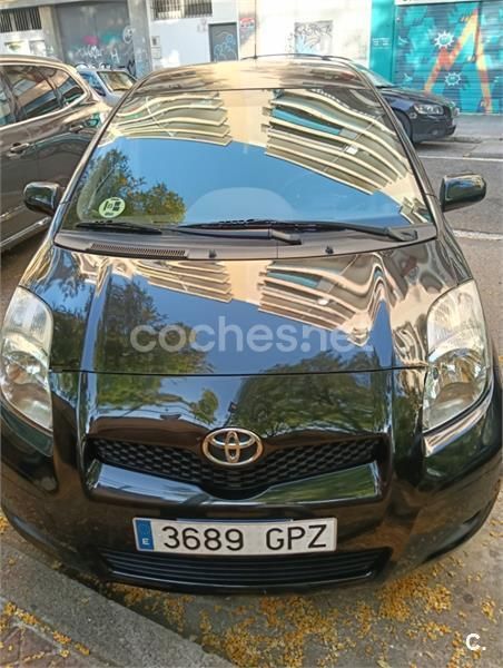 Negro Usado 2009 Toyota Yaris Berlina | 6100 € (Buen precio) - Imagen 1/4