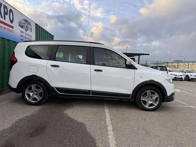 Usado Dacia Lodgy Comfort 116 CV (85 kW) 2022 Blanco Monovolumen