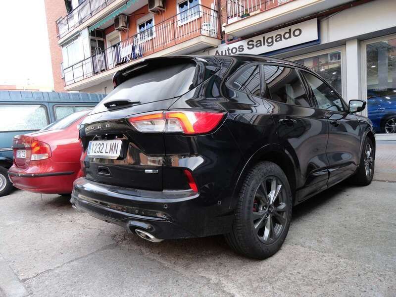Negro ágata (metalizado) Usado 2021 Ford Kuga ST-Line X SUV | 32.900 € - Imagen 1/4