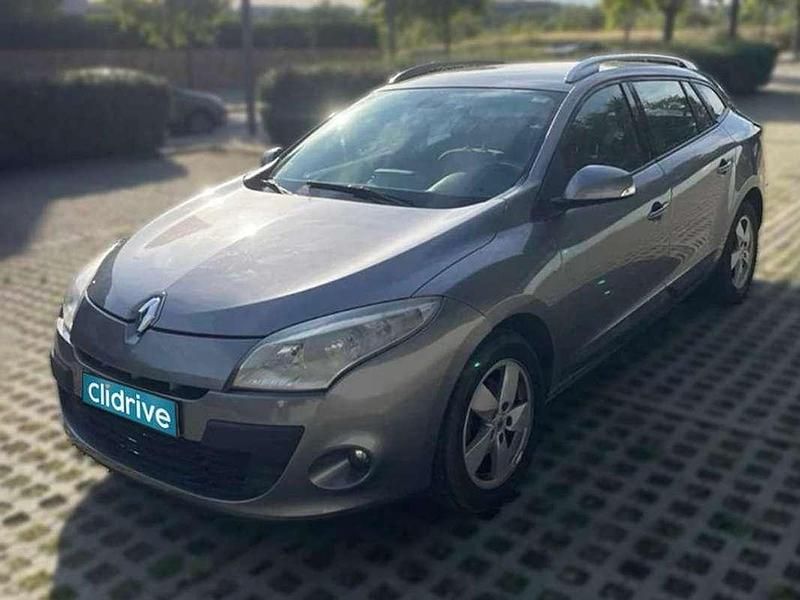 Usado Renault Mégane III Dynamique 131 CV (96 kW) 2010 Gris Utilitario