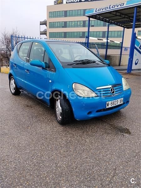 Usado Mercedes A160 Elegance 102 CV (75 kW) 1999 Azul Monovolumen