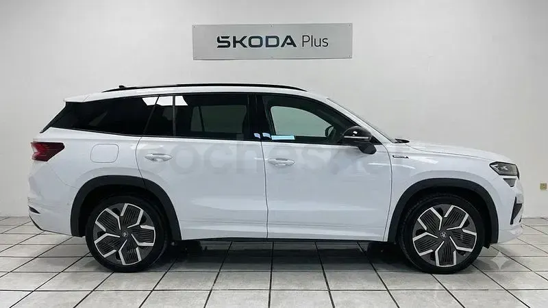 Usado Skoda Kodiaq SportLine 204 CV (150 kW) 2025 Blanco SUV