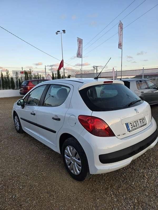 Usado Peugeot 207 Sport 69 CV (50 kW) 2008 Blanco Utilitario