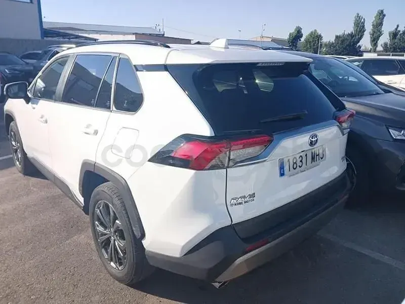 Usado Toyota RAV4 Hybrid Advance 222 CV (163 kW) 2023 Blanco SUV