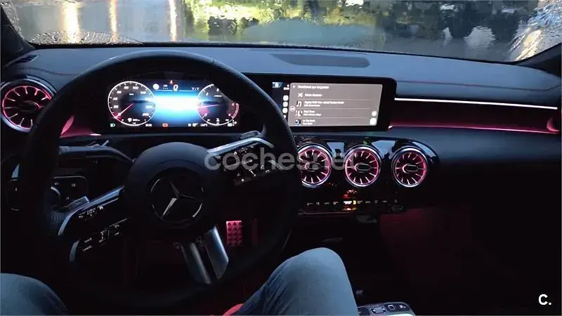 Usado Mercedes CLA220 190 CV (139 kW) 2025 Gris / plata Berlina