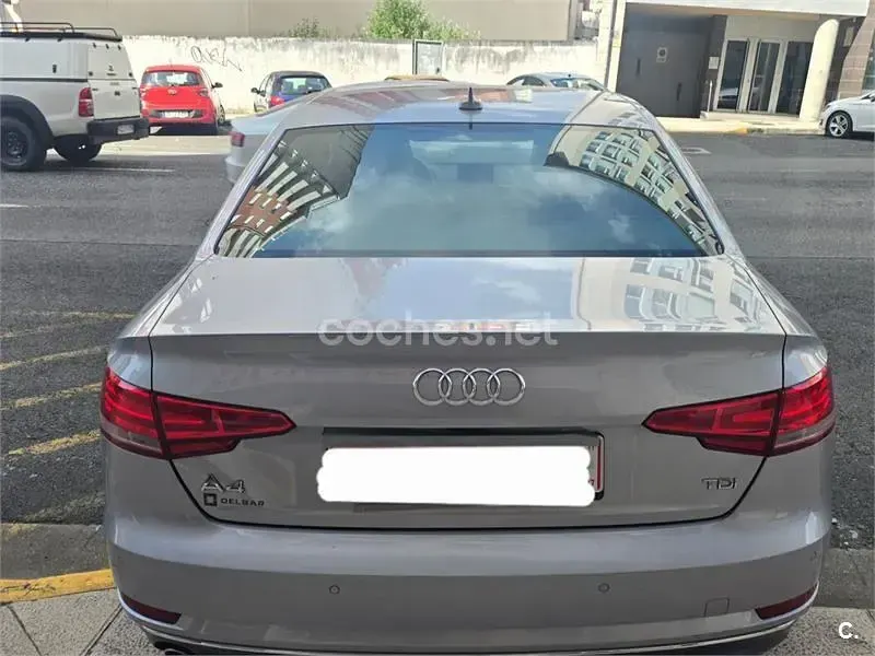 Usado Audi A4 Design 150 CV (110 kW) 2017 Gris / plata Berlina