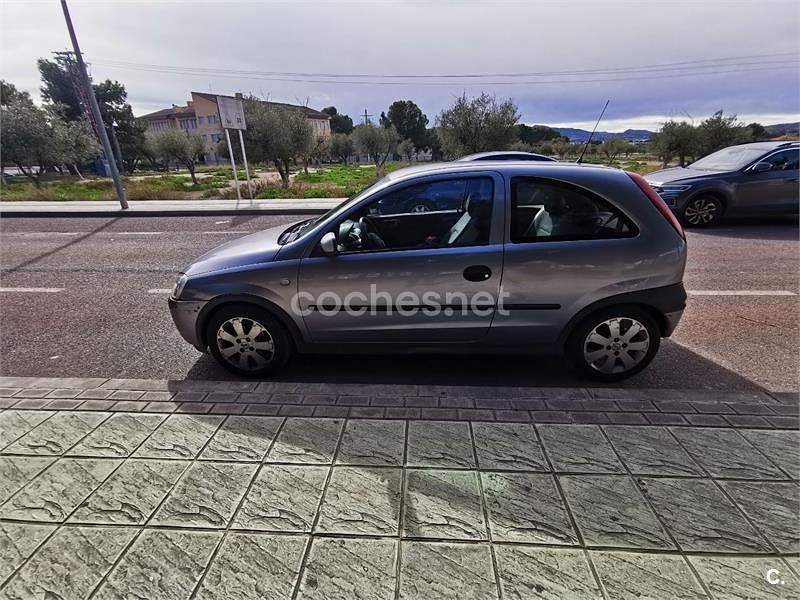 Usado Opel Corsa Edition 75 CV (55 kW) 2003 Gris / plata Utilitario