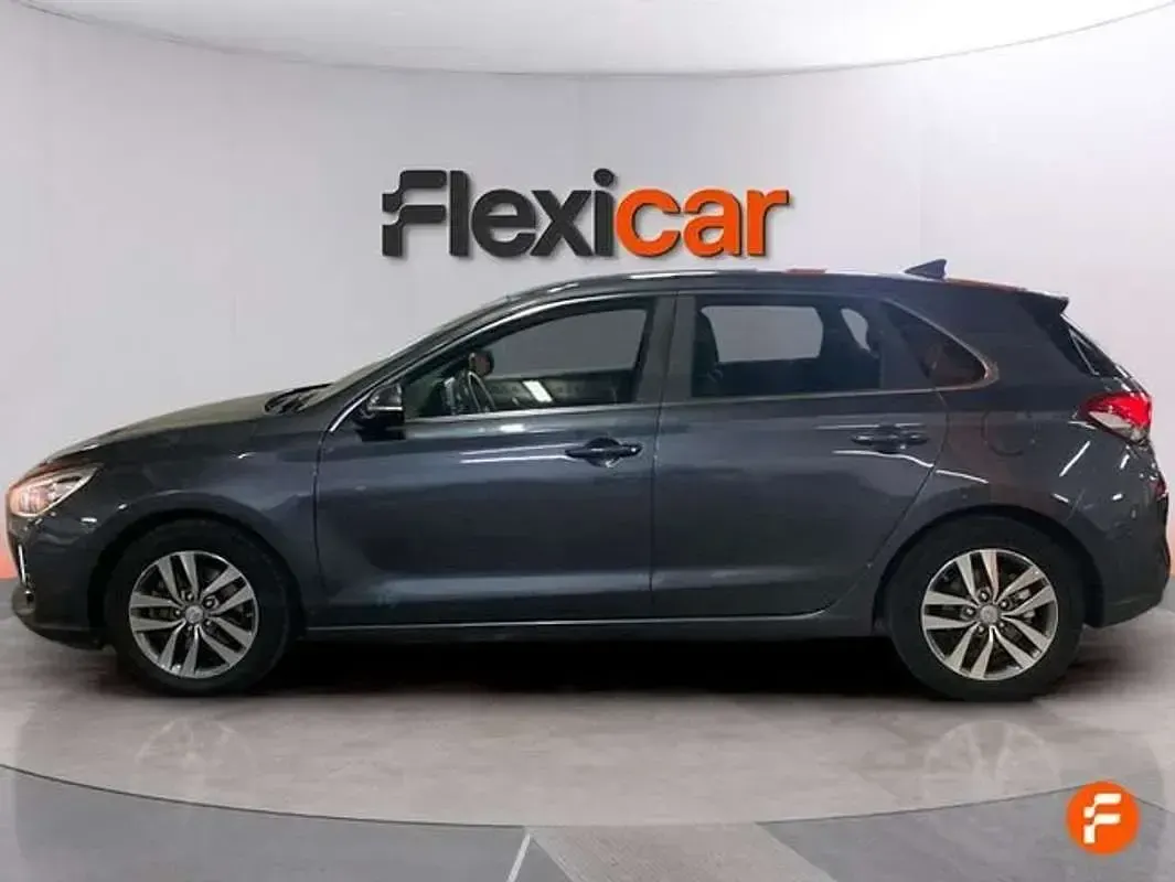 Usado Hyundai i30 GO! 120 CV (88 kW) 2017 Gris Familiar