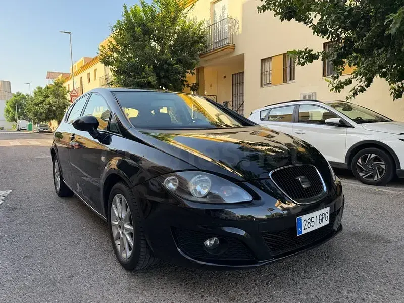 Usado Seat Leon Ecomotive 105 CV (77 kW) 2009 Negro Utilitario