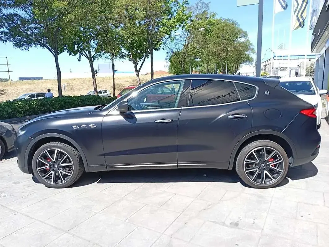 Usado Maserati Levante 275 CV (202 kW) 2017 Gris SUV