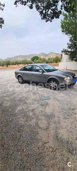 Usado Audi A6 163 CV (119 kW) 2002 Gris / plata Berlina