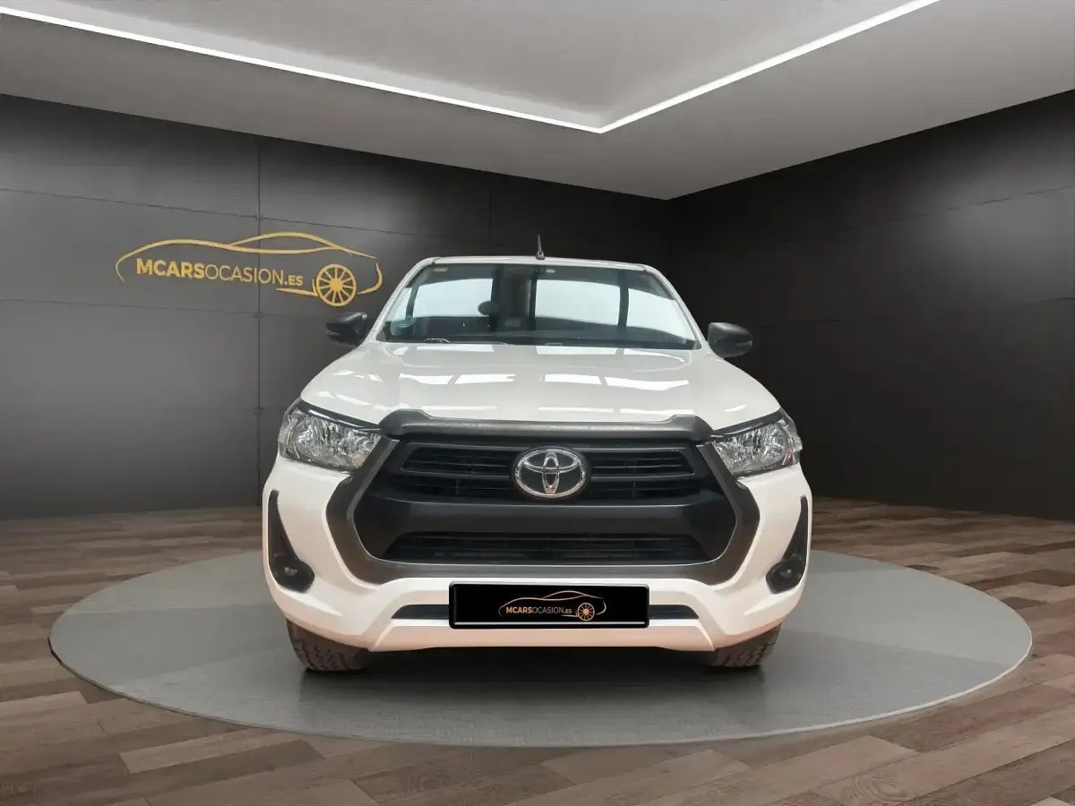 Usado Toyota HiLux 150 CV (110 kW) 2022 Blanco Pickup/Camioneta