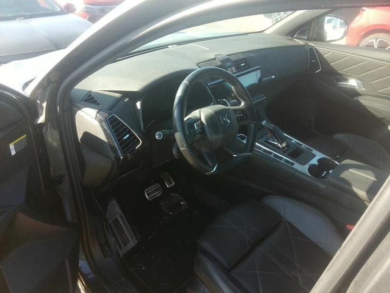 Usado DS Automobiles DS7 Crossback 225 CV (165 kW) 2022 Gris / plata SUV