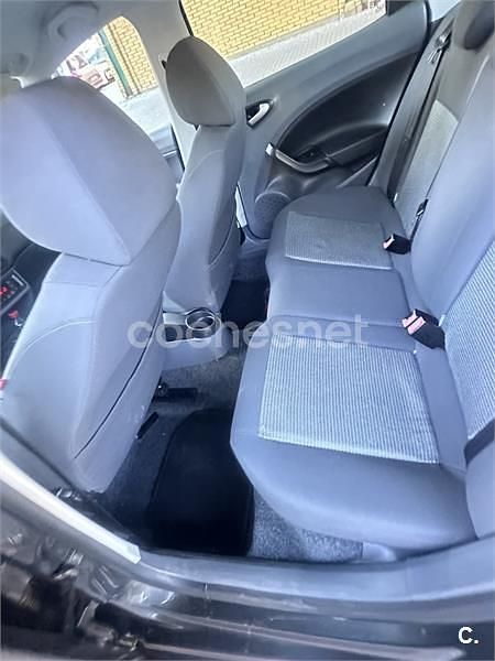 Usado Seat Ibiza Reference 85 CV (62 kW) 2010 Gris / plata Berlina
