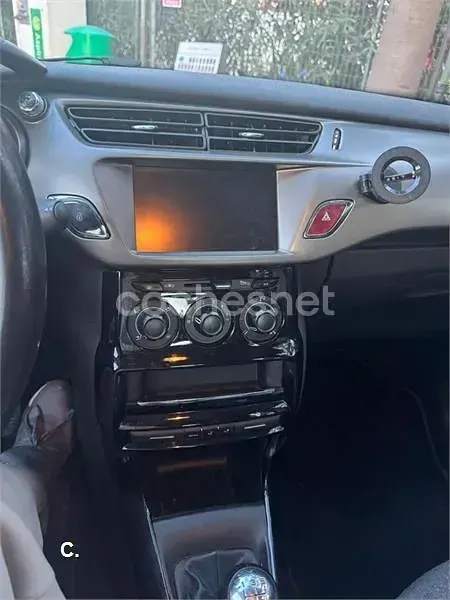 Usado Citroën C3 Live 82 CV (60 kW) 2017 Rojo Berlina