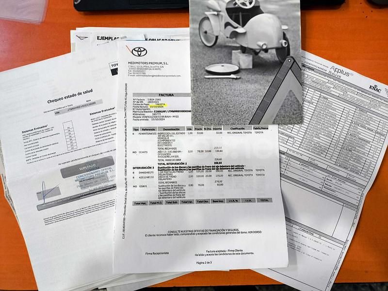 Usado Toyota RAV4 Advance 124 CV (91 kW) 2015 Gris / plata SUV