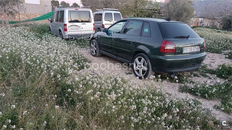 Usado Audi A3 Attraction 130 CV (95 kW) 2002 Verde Utilitario