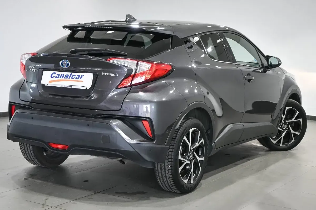 Usado Toyota C-HR Active 122 CV (89 kW) 2019 Gris SUV