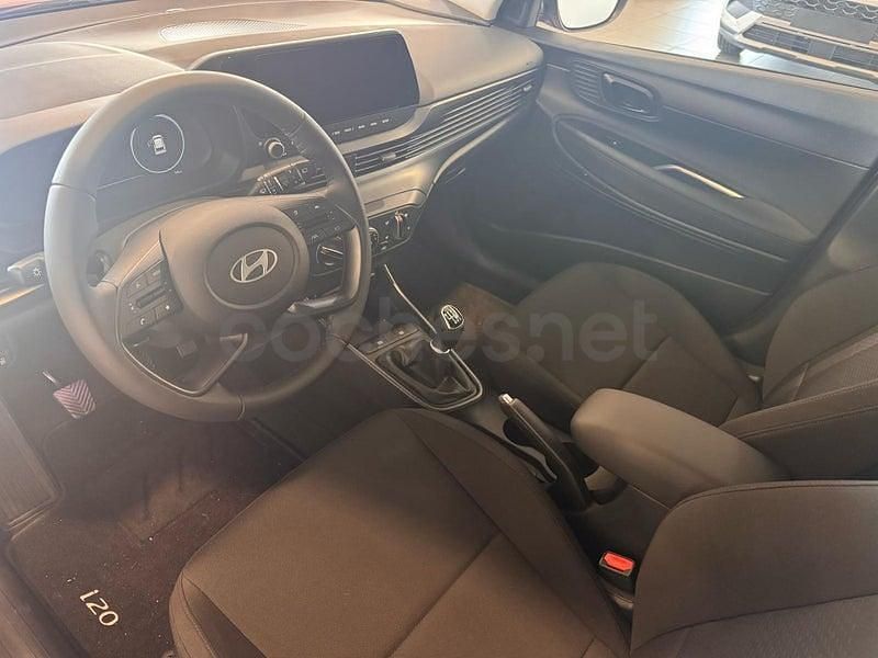 Usado Hyundai i20 100 CV (73 kW) 2025 Azul Berlina