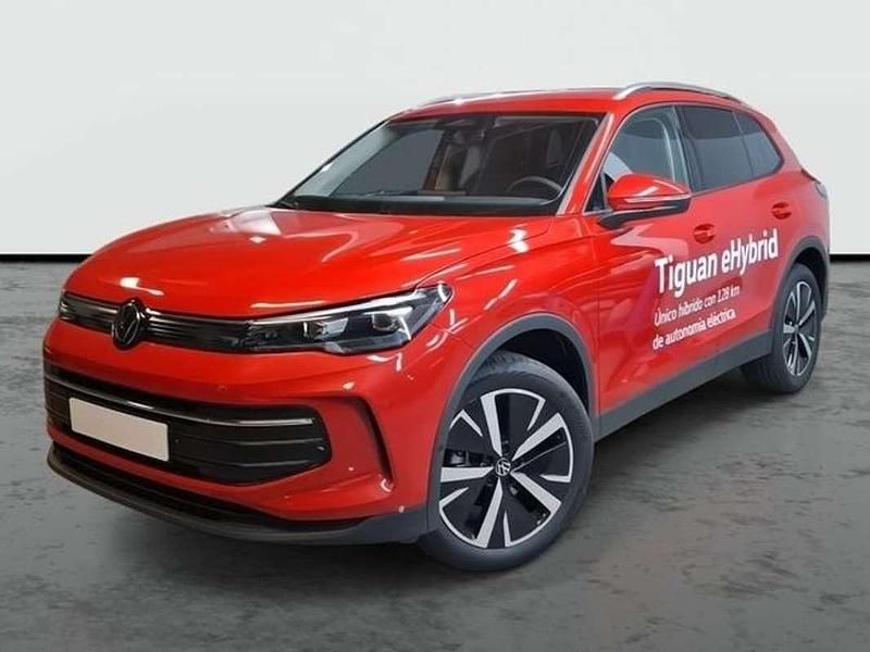 Usado VW Tiguan 131 CV (96 kW) 2025 Rojo SUV