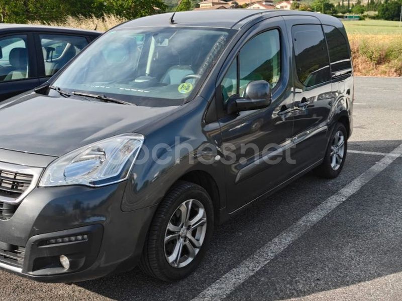 Gris / plata Usado 2015 Peugeot Partner Tepee Outdoor Monovolumen | 9900 € (Caro) - Imagen 1/4