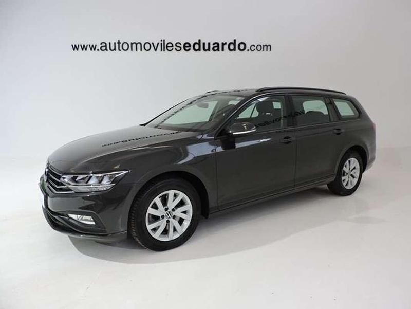 Usado VW Passat 122 CV (89 kW) 2020 Gris Familiar