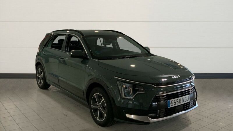 Gris Usado 2023 Kia Niro SUV | 28.500 € (Caro) - Imagen 1/4