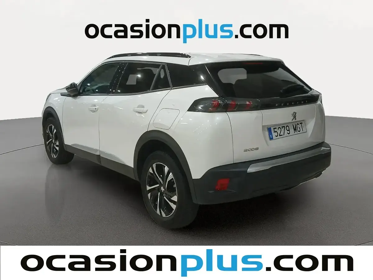 Usado Peugeot 2008 Allure 100 CV (73 kW) 2023 Blanco SUV