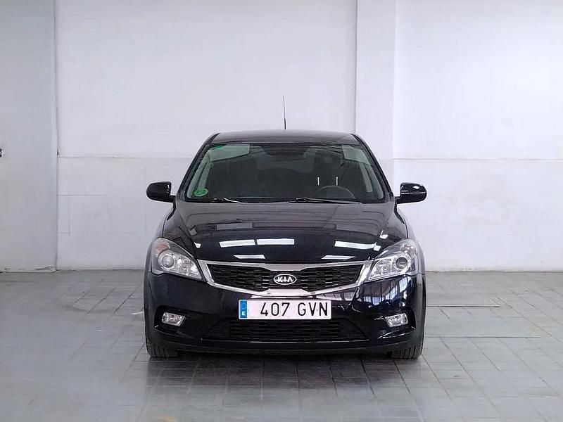 Używany Kia Ceed 91 KM (66 kW) 2010 Czarny Hatchback