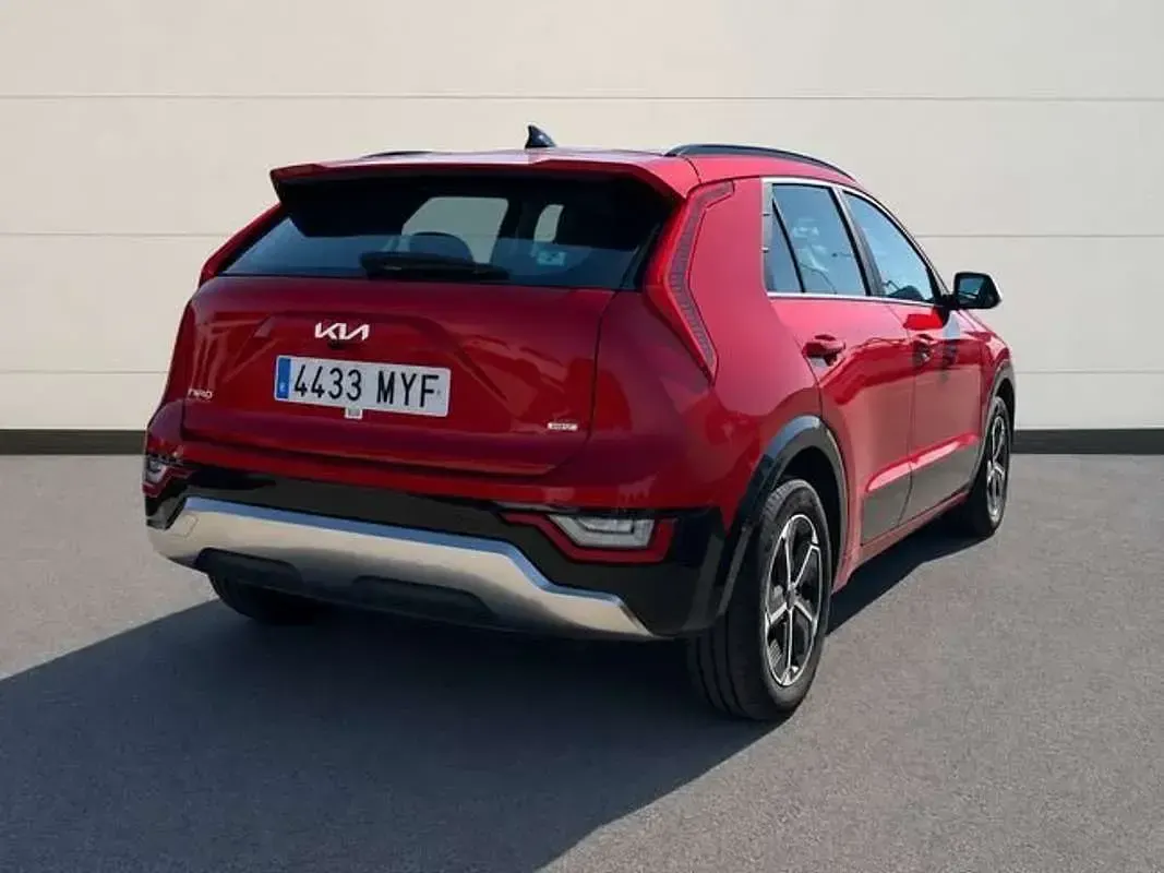 Usado Kia Niro 129 CV (94 kW) 2025 Rojo SUV