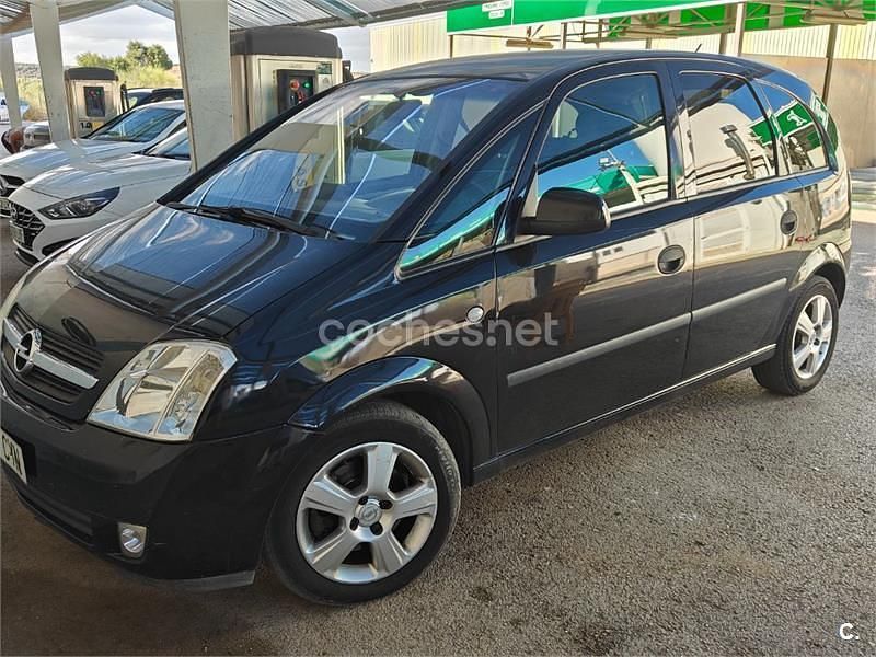 Negro Usado 2004 Opel Meriva Monovolumen | 3999 € (Precio justo) - Imagen 1/4