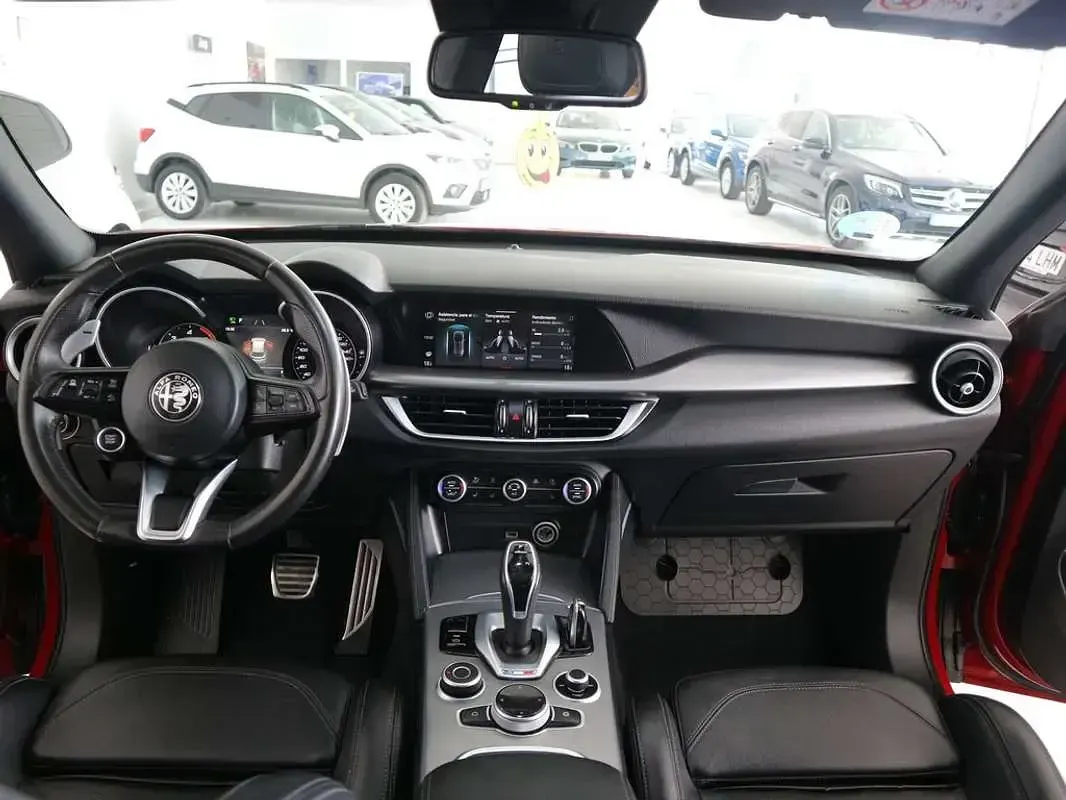 Usado Alfa Romeo Stelvio Veloce 209 CV (153 kW) 2022 Rojo SUV