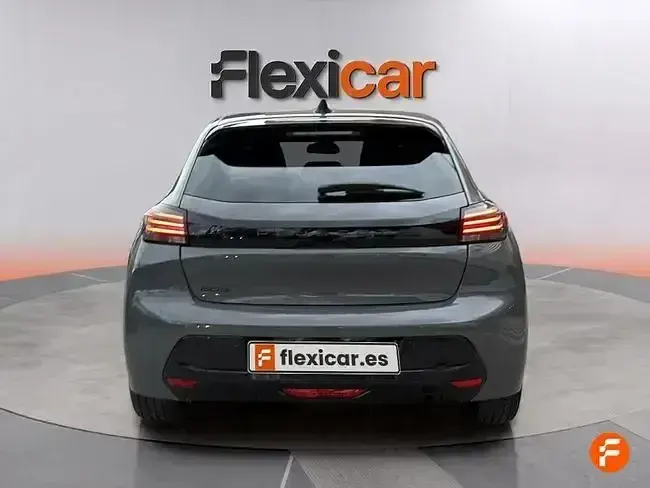 Usado Peugeot 208 Allure 100 CV (73 kW) 2025 Gris Utilitario