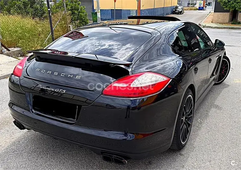 Käytetty Porsche Panamera 430 HP (316 kW) 2013 Musta Viistoperä