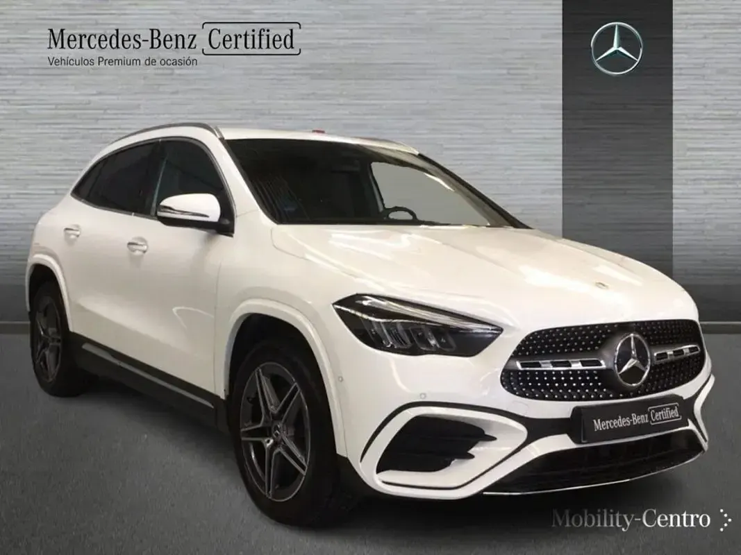 Usado Mercedes GLA250 163 CV (119 kW) 2025 Blanco polar SUV